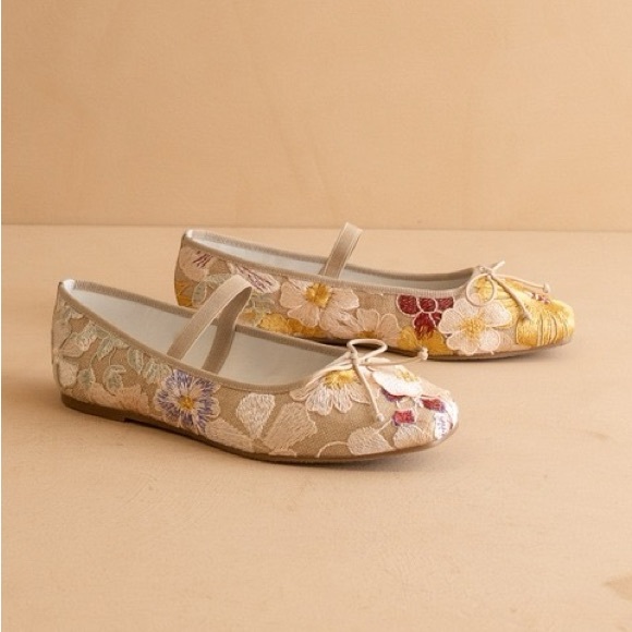 Oasis Society Shoes - 3D Floral Square Toe Mary Jane Ballet Flats - Oasis Society